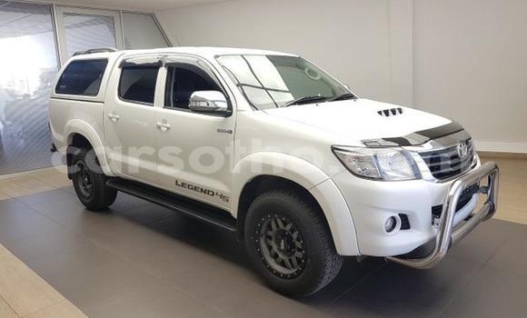 Buy Used Toyota Hilux White Car in Butha–Buthe in Thaba-Tseka Buy Used Toyota Hilux White Car in Butha–Buthe in Thaba-Tseka