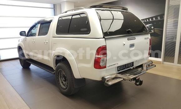 Buy Used Toyota Hilux White Car in Butha–Buthe in Thaba-Tseka Buy Used Toyota Hilux White Car in Butha–Buthe in Thaba-Tseka
