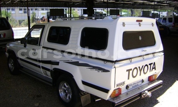 اشتري مستعمل Toyota Hilux White سيارة في Maputsoe في Leribe اشتري مستعمل Toyota Hilux White سيارة في Maputsoe في Leribe
