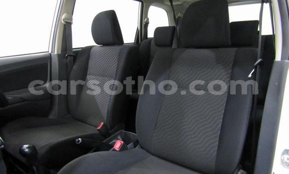 Sayi Na hannu Toyota Avanza White Mota in Roma a Maseru Sayi Na hannu Toyota Avanza White Mota in Roma a Maseru