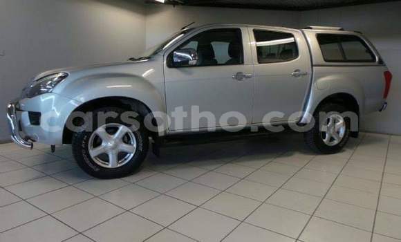 Acheter Occasion Voiture Isuzu KB Gris à Butha–Buthe, Thaba-Tseka Acheter Occasion Voiture Isuzu KB Gris à Butha–Buthe, Thaba-Tseka