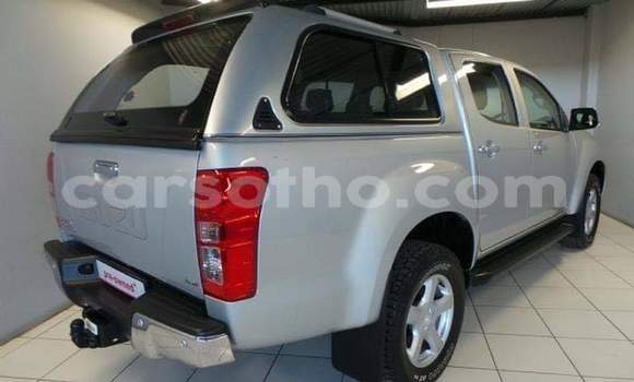 Acheter Occasion Voiture Isuzu KB Gris à Butha–Buthe, Thaba-Tseka Acheter Occasion Voiture Isuzu KB Gris à Butha–Buthe, Thaba-Tseka