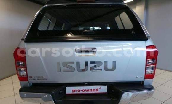 Acheter Occasion Voiture Isuzu KB Gris à Butha–Buthe, Thaba-Tseka Acheter Occasion Voiture Isuzu KB Gris à Butha–Buthe, Thaba-Tseka