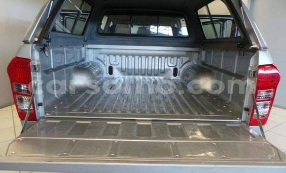 Acheter Occasion Voiture Isuzu KB Gris à Butha–Buthe, Thaba-Tseka Acheter Occasion Voiture Isuzu KB Gris à Butha–Buthe, Thaba-Tseka