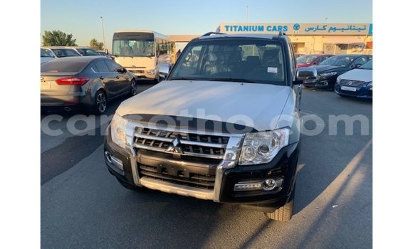 Sayi Imported Mitsubishi Pajero Black Mota in Import - Dubai a Maseru Sayi Imported Mitsubishi Pajero Black Mota in Import - Dubai a Maseru