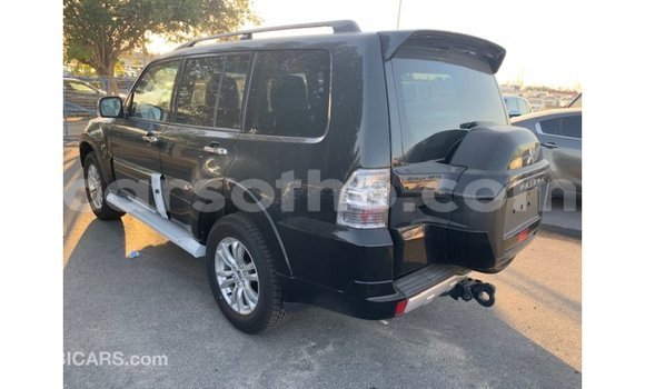 Sayi Imported Mitsubishi Pajero Black Mota in Import - Dubai a Maseru Sayi Imported Mitsubishi Pajero Black Mota in Import - Dubai a Maseru