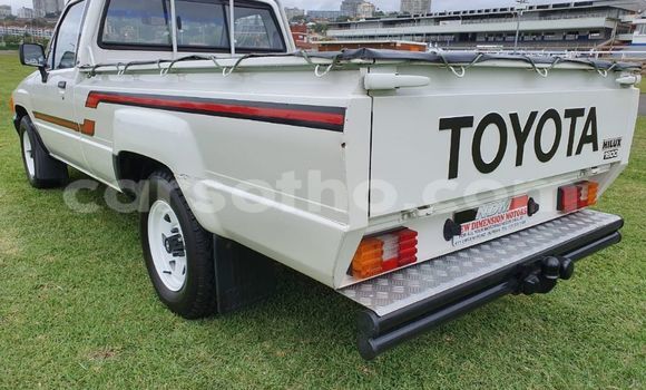 اشتري مستعمل Toyota Hilux White سيارة في Maseru في Maseru اشتري مستعمل Toyota Hilux White سيارة في Maseru في Maseru