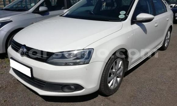 Sayi Na hannu Volkswagen Jetta White Mota in Roma a Maseru Sayi Na hannu Volkswagen Jetta White Mota in Roma a Maseru