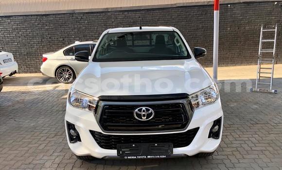 Sayi Na hannu Toyota Hilux White Mota in Maseru a Maseru Sayi Na hannu Toyota Hilux White Mota in Maseru a Maseru