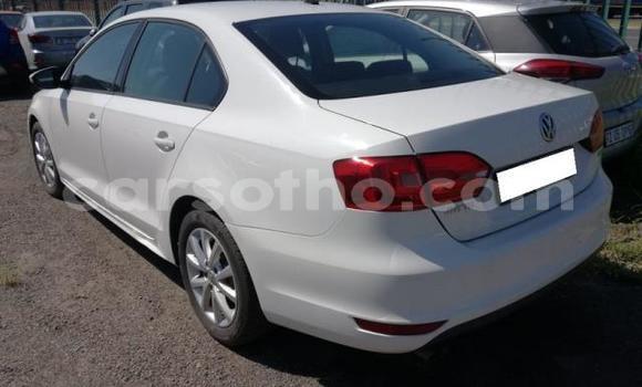 Sayi Na hannu Volkswagen Jetta White Mota in Roma a Maseru Sayi Na hannu Volkswagen Jetta White Mota in Roma a Maseru