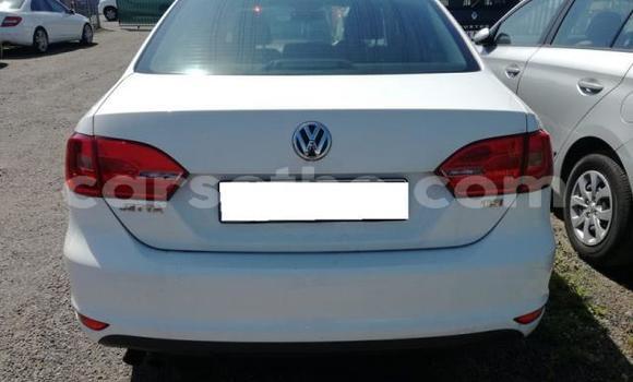 Sayi Na hannu Volkswagen Jetta White Mota in Roma a Maseru Sayi Na hannu Volkswagen Jetta White Mota in Roma a Maseru