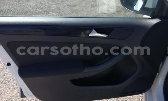 Sayi Na hannu Volkswagen Jetta White Mota in Roma a Maseru Sayi Na hannu Volkswagen Jetta White Mota in Roma a Maseru