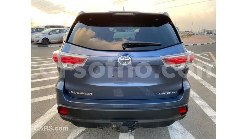 Big with watermark toyota highlander maseru import dubai 15369