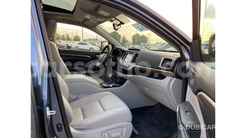 Big with watermark toyota highlander maseru import dubai 15369