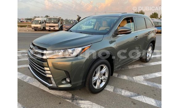 Buy Import Toyota Highlander Green Car in Import - Dubai in Maseru Buy Import Toyota Highlander Green Car in Import - Dubai in Maseru