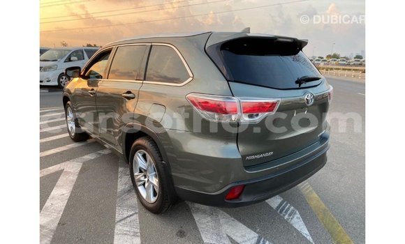 Buy Import Toyota Highlander Green Car in Import - Dubai in Maseru Buy Import Toyota Highlander Green Car in Import - Dubai in Maseru