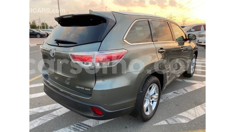 Big with watermark toyota highlander maseru import dubai 15370