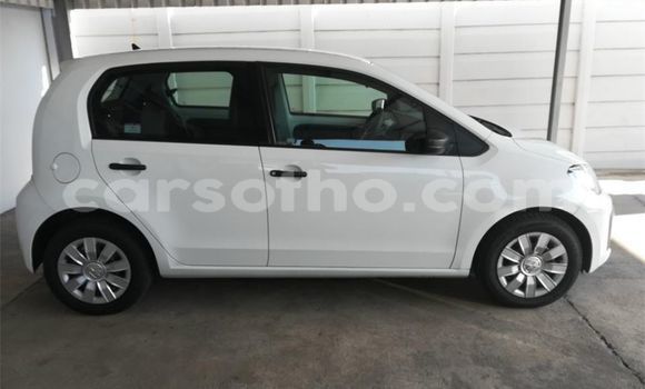 اشتري مستعمل Volkswagen up! Green سيارة في Maseru في Maseru اشتري مستعمل Volkswagen up! Green سيارة في Maseru في Maseru