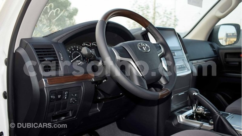 Big with watermark toyota land cruiser maseru import dubai 15381