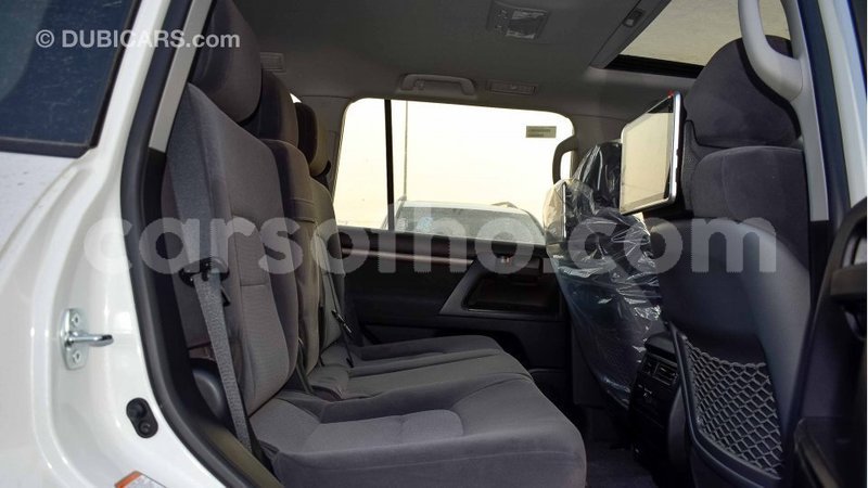 Big with watermark toyota land cruiser maseru import dubai 15381