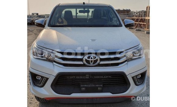 اشتري Imported Toyota Hilux White سيارة في Import - Dubai في Maseru اشتري Imported Toyota Hilux White سيارة في Import - Dubai في Maseru