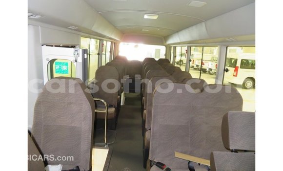 Sayi Imported Toyota Coaster White Mota in Import - Dubai a Maseru Sayi Imported Toyota Coaster White Mota in Import - Dubai a Maseru