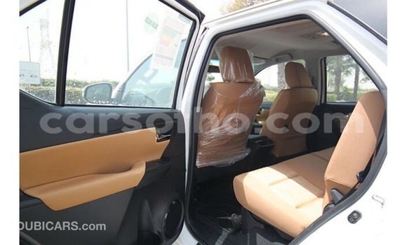 اشتري Imported Toyota Fortuner White سيارة في Import - Dubai في Maseru اشتري Imported Toyota Fortuner White سيارة في Import - Dubai في Maseru