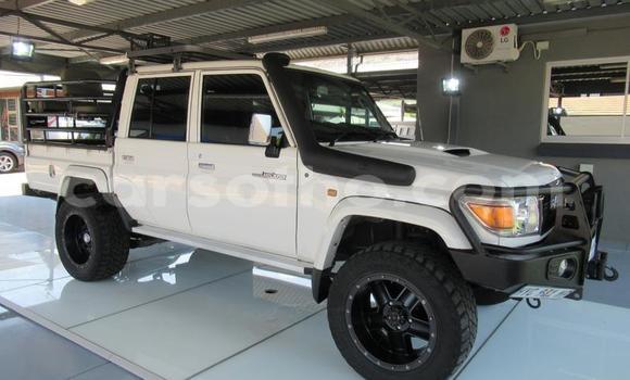 Acheter Occasion Voiture Toyota Land Cruiser Blanc à Maseru, Maseru Acheter Occasion Voiture Toyota Land Cruiser Blanc à Maseru, Maseru