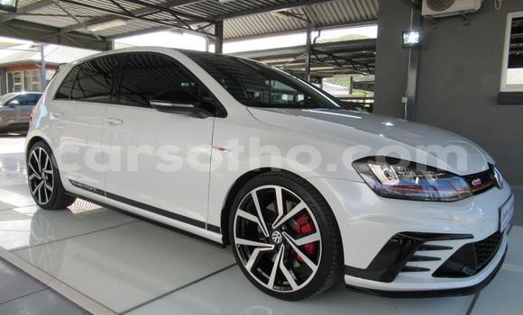 Sayi Na hannu Volkswagen Golf GTI White Mota in Maseru a Maseru Sayi Na hannu Volkswagen Golf GTI White Mota in Maseru a Maseru