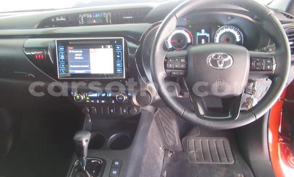 اشتري مستعمل Toyota Hilux Beige سيارة في Roma في Maseru اشتري مستعمل Toyota Hilux Beige سيارة في Roma في Maseru