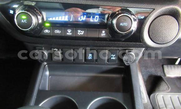 اشتري مستعمل Toyota Hilux Beige سيارة في Roma في Maseru اشتري مستعمل Toyota Hilux Beige سيارة في Roma في Maseru
