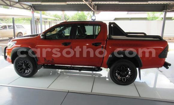 اشتري مستعمل Toyota Hilux Beige سيارة في Roma في Maseru اشتري مستعمل Toyota Hilux Beige سيارة في Roma في Maseru