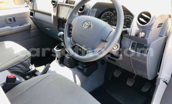 اشتري مستعمل Toyota Land Cruiser White سيارة في Maseru في Maseru اشتري مستعمل Toyota Land Cruiser White سيارة في Maseru في Maseru