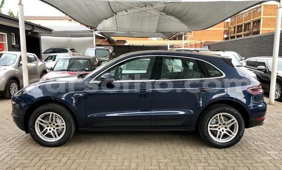 Sayi Na hannu Porsche Macan Blue Mota in Maseru a Maseru Sayi Na hannu Porsche Macan Blue Mota in Maseru a Maseru