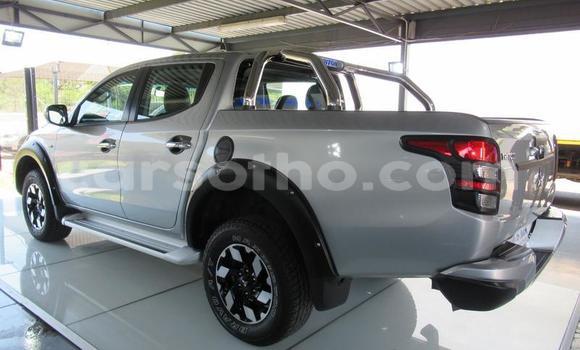 Sayi Na hannu Mitsubishi Triton Silver Mota in Maseru a Maseru Sayi Na hannu Mitsubishi Triton Silver Mota in Maseru a Maseru