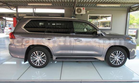 اشتري مستعمل Lexus LX 450 Silver سيارة في Butha Buthe في Butha-Buthe اشتري مستعمل Lexus LX 450 Silver سيارة في Butha Buthe في Butha-Buthe
