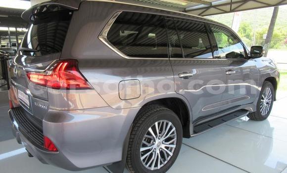 اشتري مستعمل Lexus LX 450 Silver سيارة في Butha Buthe في Butha-Buthe اشتري مستعمل Lexus LX 450 Silver سيارة في Butha Buthe في Butha-Buthe