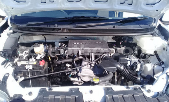 Buy Used Toyota Avanza White Car in Maputsoe in Leribe Buy Used Toyota Avanza White Car in Maputsoe in Leribe