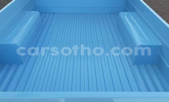 Buy Used Toyota Hilux Blue Car in Maputsoe in Leribe Buy Used Toyota Hilux Blue Car in Maputsoe in Leribe