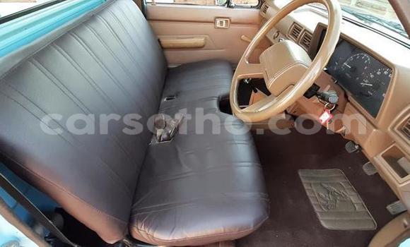 Buy Used Toyota Hilux Blue Car in Maputsoe in Leribe Buy Used Toyota Hilux Blue Car in Maputsoe in Leribe