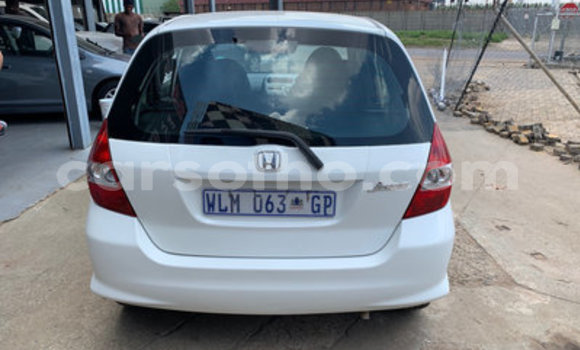 Buy Used Honda FIT White Car in Maputsoe in Leribe Buy Used Honda FIT White Car in Maputsoe in Leribe