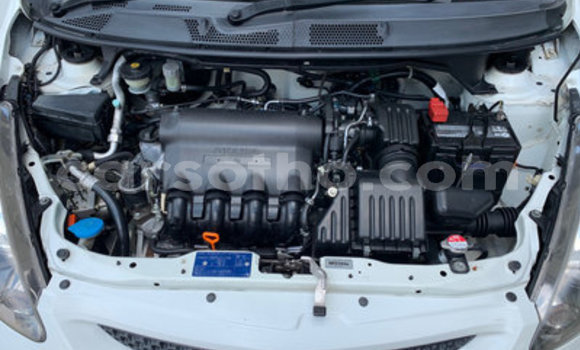 Buy Used Honda FIT White Car in Maputsoe in Leribe Buy Used Honda FIT White Car in Maputsoe in Leribe