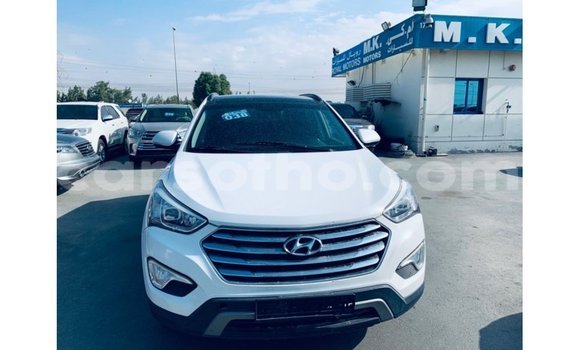 Sayi Imported Hyundai Santa Fe White Mota in Import - Dubai a Maseru Sayi Imported Hyundai Santa Fe White Mota in Import - Dubai a Maseru