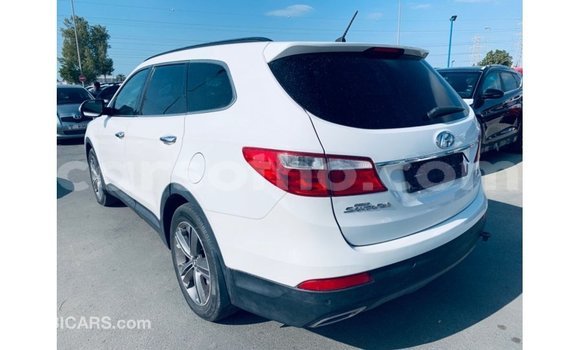 Sayi Imported Hyundai Santa Fe White Mota in Import - Dubai a Maseru Sayi Imported Hyundai Santa Fe White Mota in Import - Dubai a Maseru