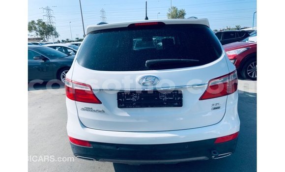 Sayi Imported Hyundai Santa Fe White Mota in Import - Dubai a Maseru Sayi Imported Hyundai Santa Fe White Mota in Import - Dubai a Maseru