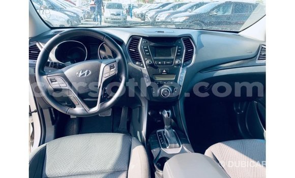 Sayi Imported Hyundai Santa Fe White Mota in Import - Dubai a Maseru Sayi Imported Hyundai Santa Fe White Mota in Import - Dubai a Maseru