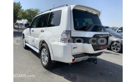 Sayi Imported Mitsubishi Pajero White Mota in Import - Dubai a Maseru Sayi Imported Mitsubishi Pajero White Mota in Import - Dubai a Maseru