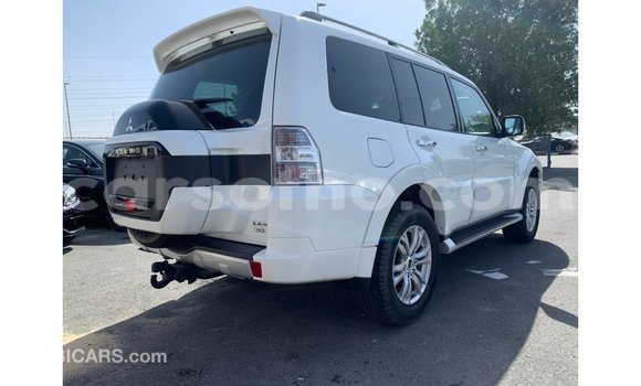 Sayi Imported Mitsubishi Pajero White Mota in Import - Dubai a Maseru Sayi Imported Mitsubishi Pajero White Mota in Import - Dubai a Maseru