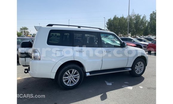 Sayi Imported Mitsubishi Pajero White Mota in Import - Dubai a Maseru Sayi Imported Mitsubishi Pajero White Mota in Import - Dubai a Maseru