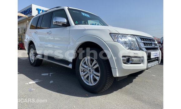 Sayi Imported Mitsubishi Pajero White Mota in Import - Dubai a Maseru Sayi Imported Mitsubishi Pajero White Mota in Import - Dubai a Maseru